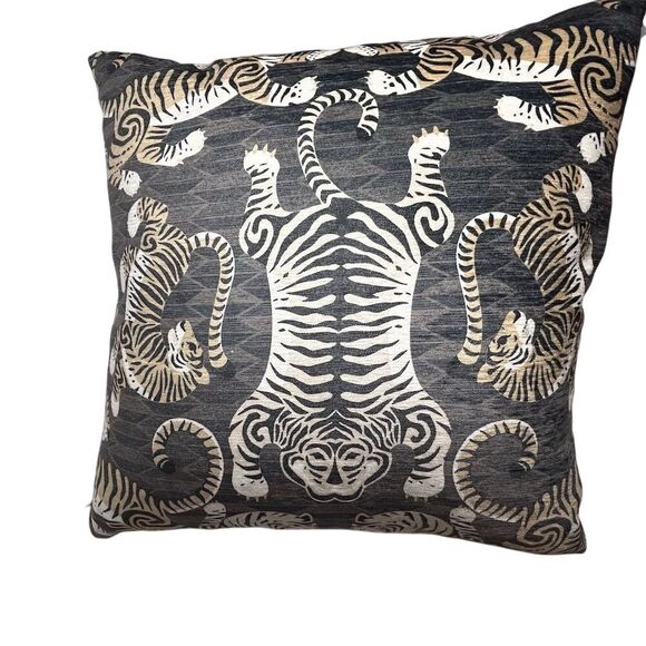 Canaan Exotic Tiger Print Embroidered Throw Pillow 22"x22" Multicolor - Picture 10 of 10